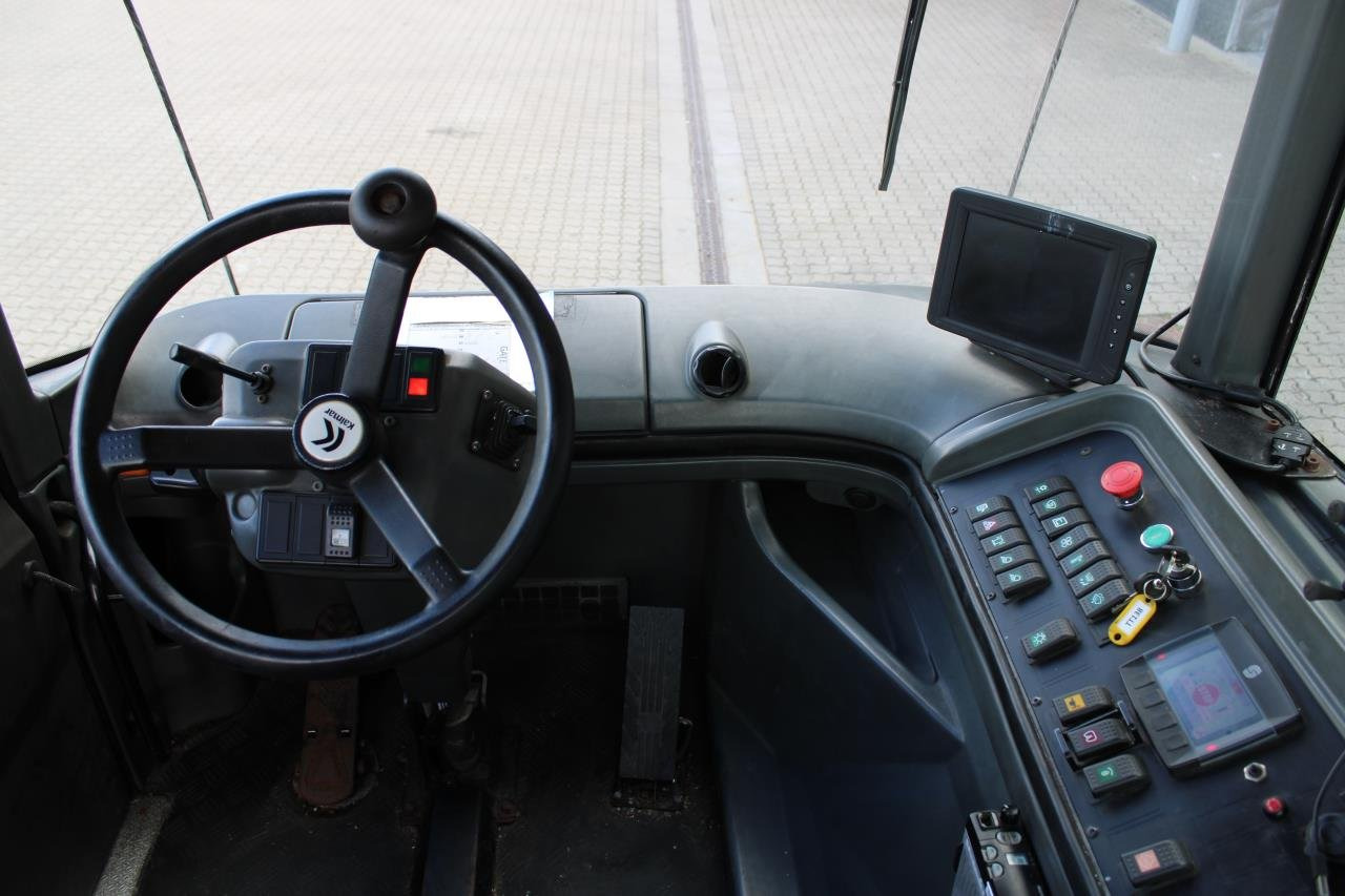 Kalmar TT618I - Termināļa traktors: foto 4 Kalmar TT618I - Termināļa traktors: foto 4
