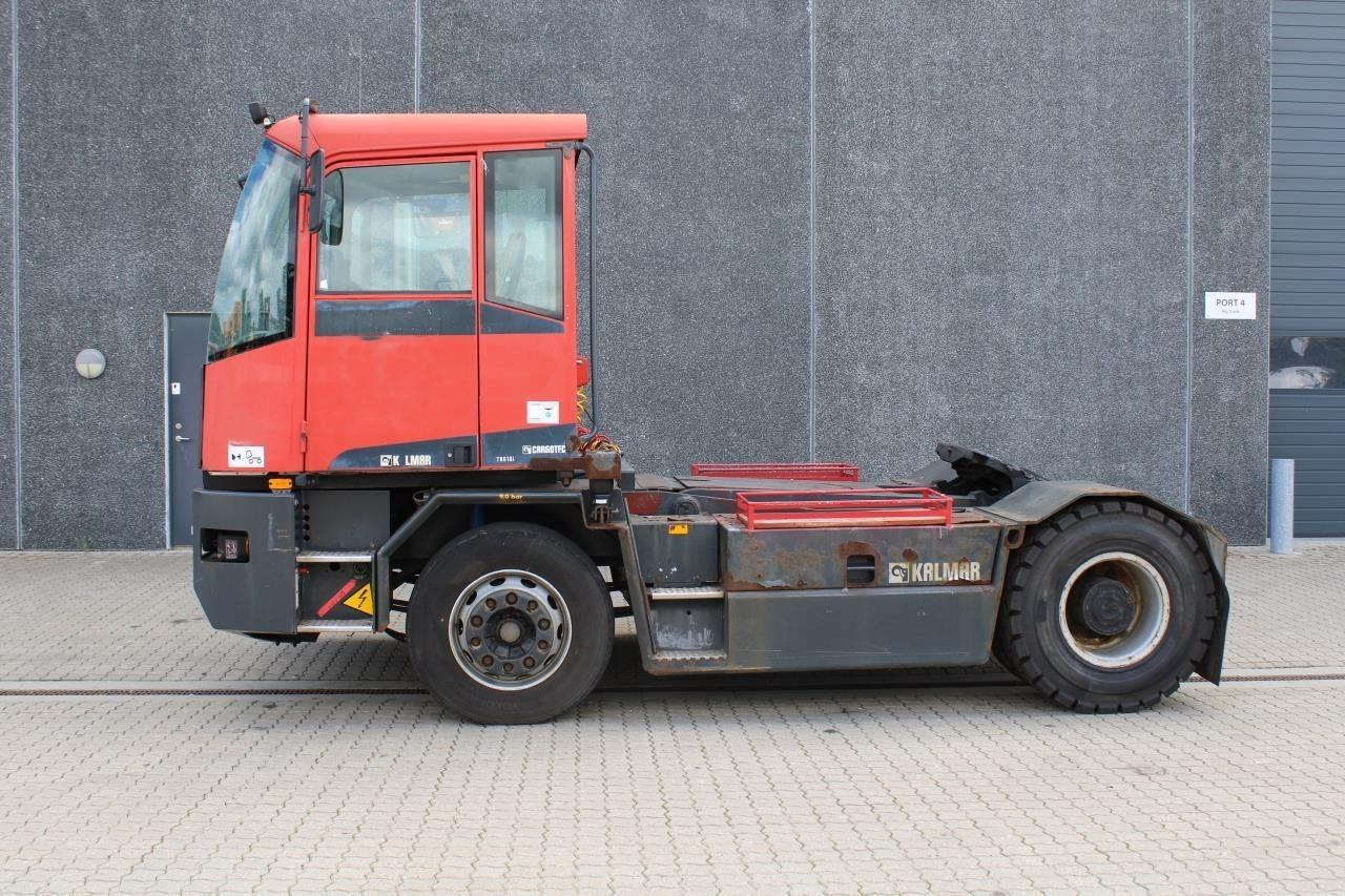 Kalmar TT618I - Termināļa traktors: foto 1 Kalmar TT618I - Termināļa traktors: foto 1