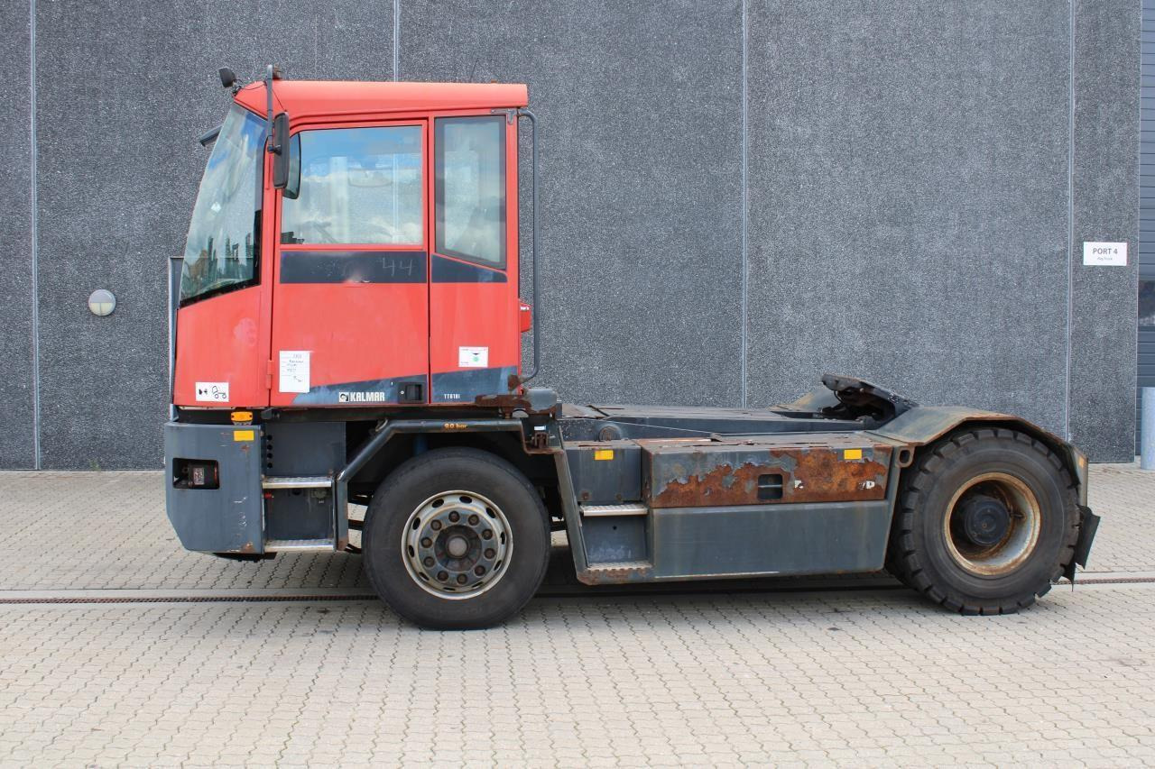 Kalmar TT618I - Termināļa traktors: foto 1 Kalmar TT618I - Termināļa traktors: foto 1