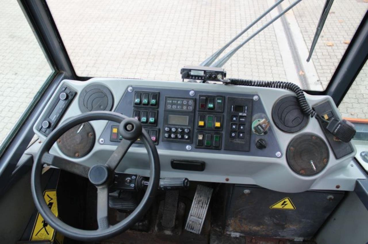 Mafi MT25 - Termināļa traktors: foto 4 Mafi MT25 - Termināļa traktors: foto 4
