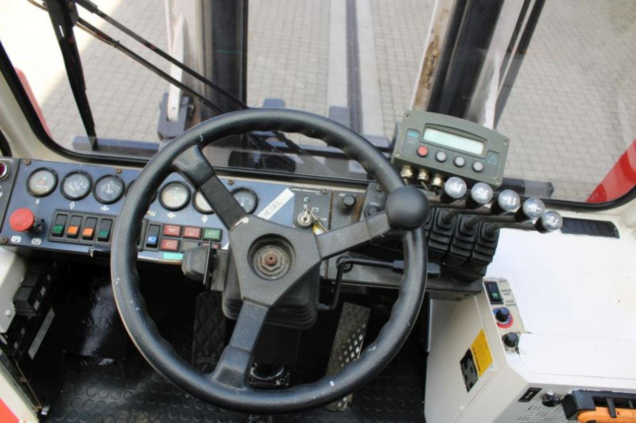 SveTruck 15120-35 - Dīzeļiekrāvējs: foto 4 SveTruck 15120-35 - Dīzeļiekrāvējs: foto 4