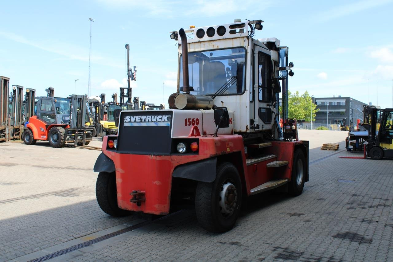 SveTruck 1560 - Dīzeļiekrāvējs: foto 3 SveTruck 1560 - Dīzeļiekrāvējs: foto 3