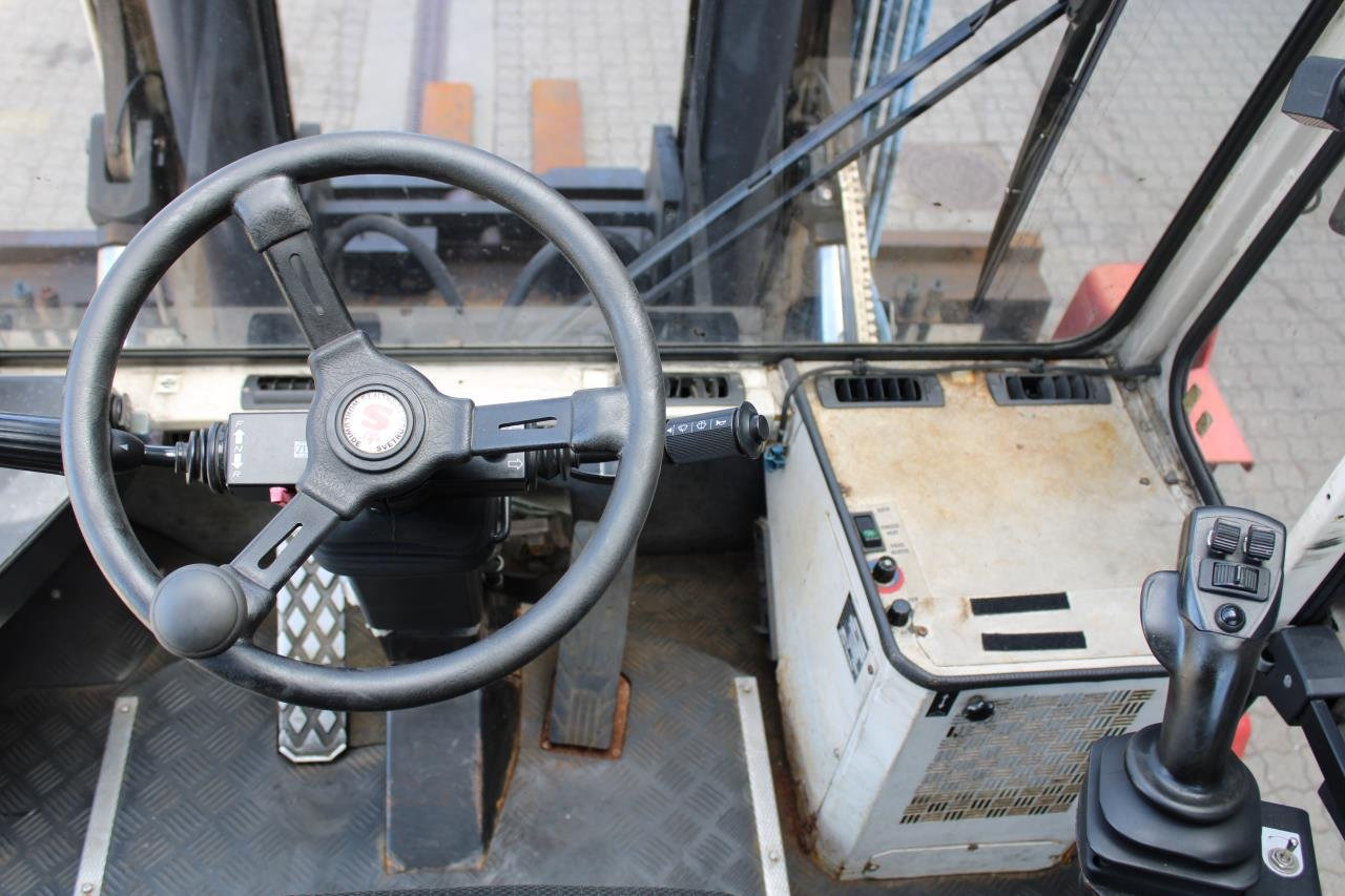 SveTruck 1560 - Dīzeļiekrāvējs: foto 4 SveTruck 1560 - Dīzeļiekrāvējs: foto 4
