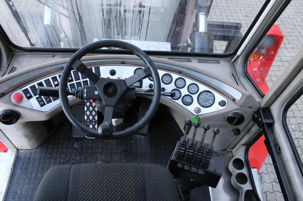 SveTruck 16120-38 - Dīzeļiekrāvējs: foto 4 SveTruck 16120-38 - Dīzeļiekrāvējs: foto 4