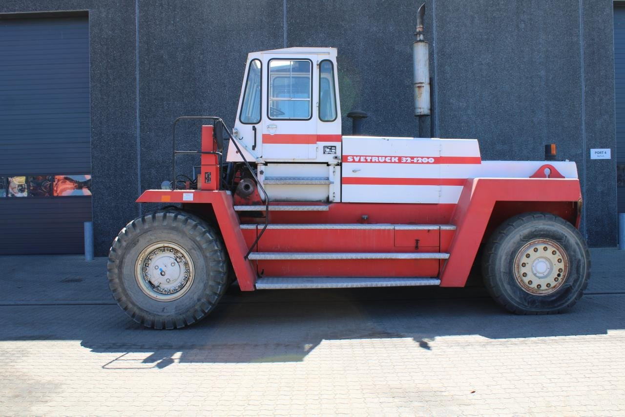 SveTruck 32120-47 - Dīzeļiekrāvējs: foto 1 SveTruck 32120-47 - Dīzeļiekrāvējs: foto 1