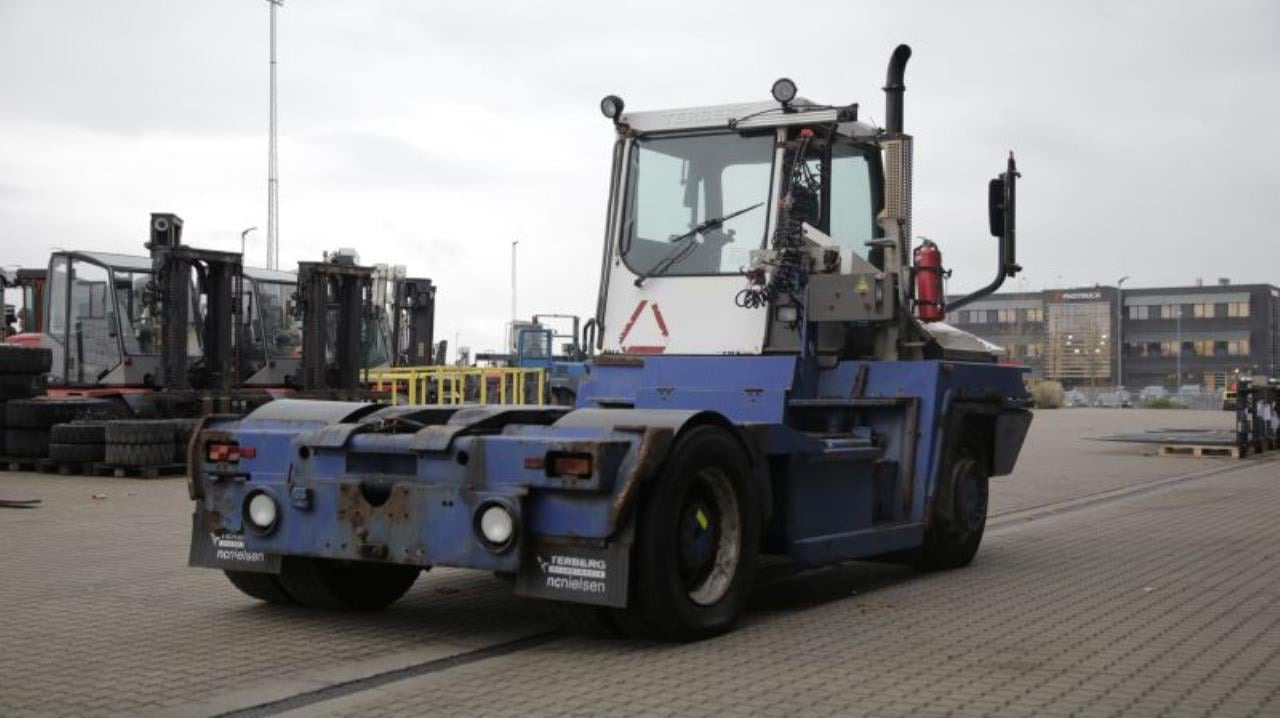 Terberg RT222 - Termināļa traktors: foto 3 Terberg RT222 - Termināļa traktors: foto 3