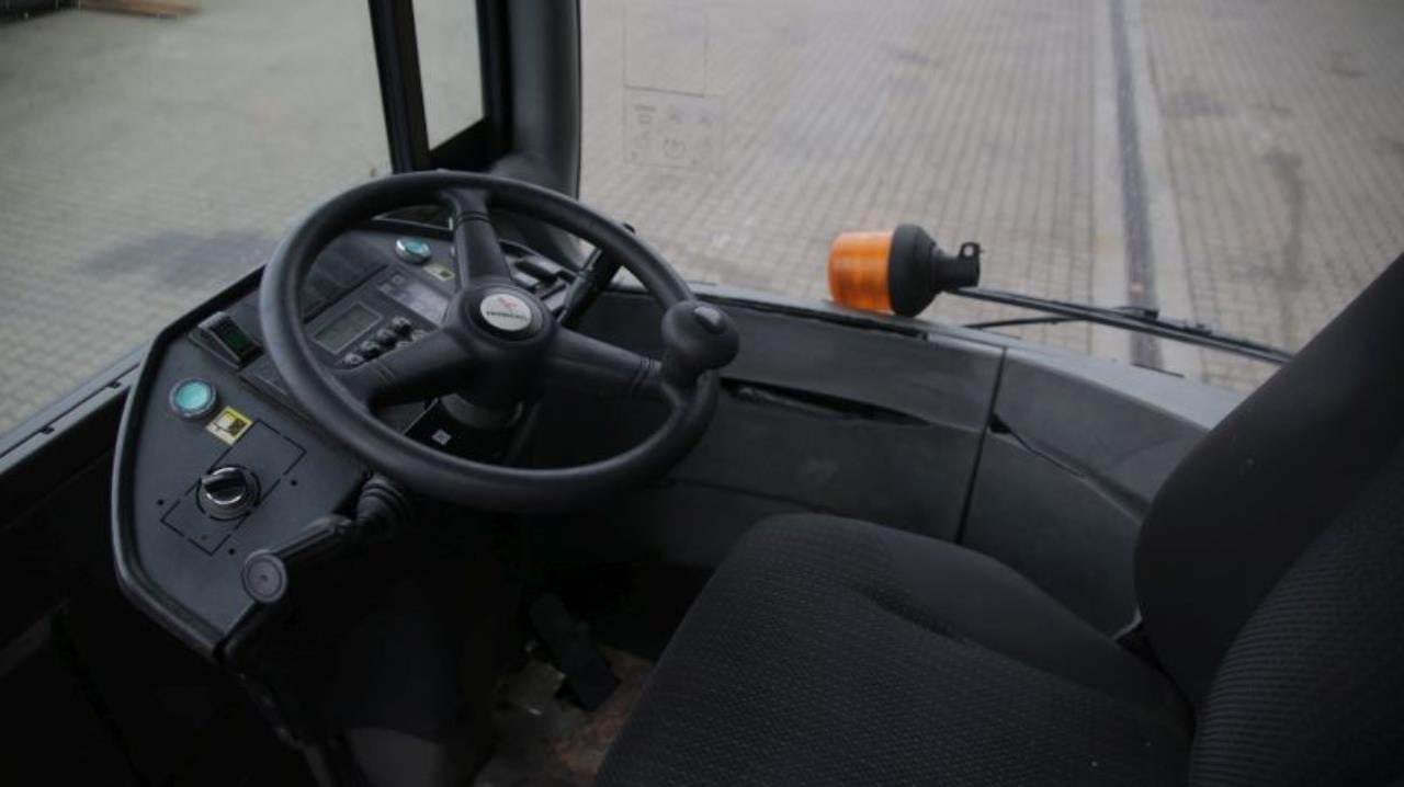 Terberg RT222 - Termināļa traktors: foto 4 Terberg RT222 - Termināļa traktors: foto 4