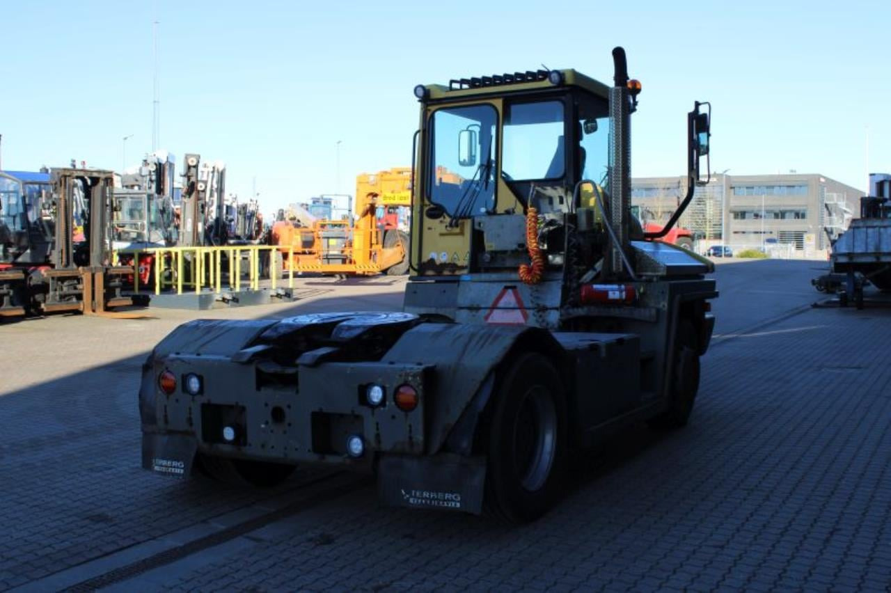 Terberg RT223 - Termināļa traktors: foto 3 Terberg RT223 - Termināļa traktors: foto 3