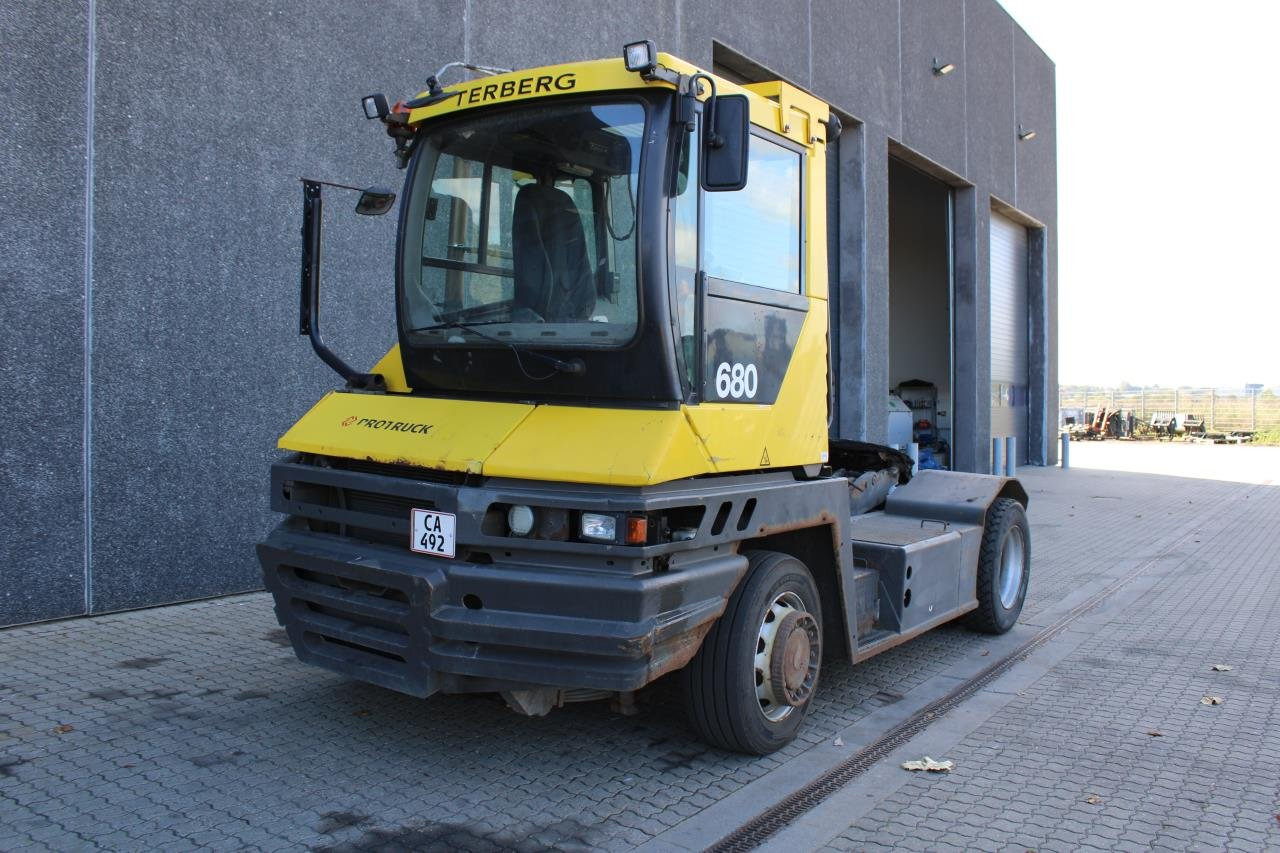 Terberg RT282 - Termināļa traktors: foto 2 Terberg RT282 - Termināļa traktors: foto 2