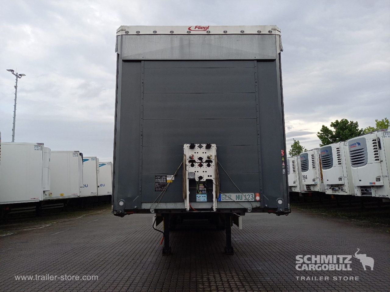 FLIEGL Auflieger Curtainsider Coil - Tenta puspiekabe: foto 3 FLIEGL Auflieger Curtainsider Coil - Tenta puspiekabe: foto 3