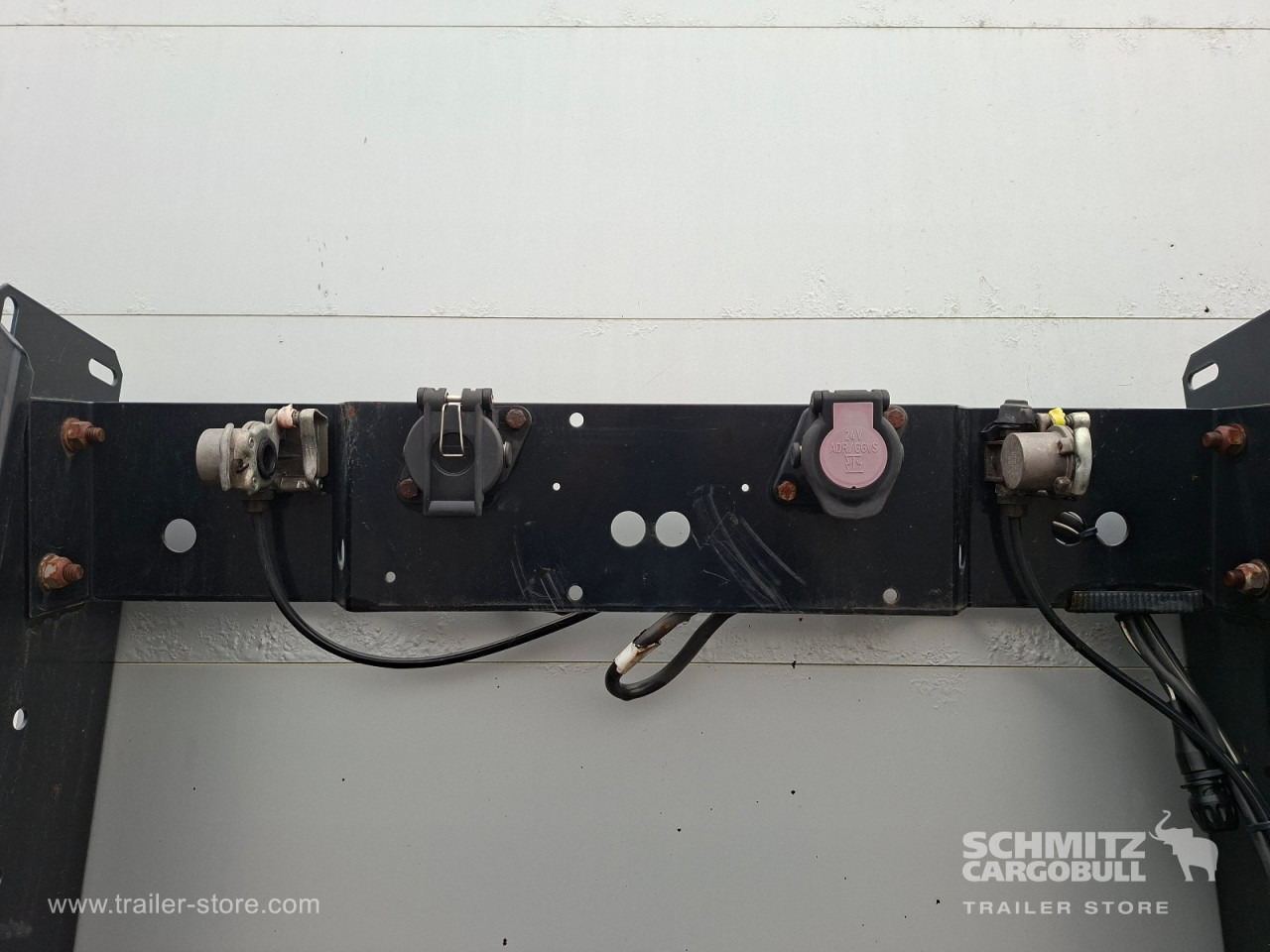 KOEGEL Auflieger Curtainsider Mega - Tenta puspiekabe: foto 3 KOEGEL Auflieger Curtainsider Mega - Tenta puspiekabe: foto 3