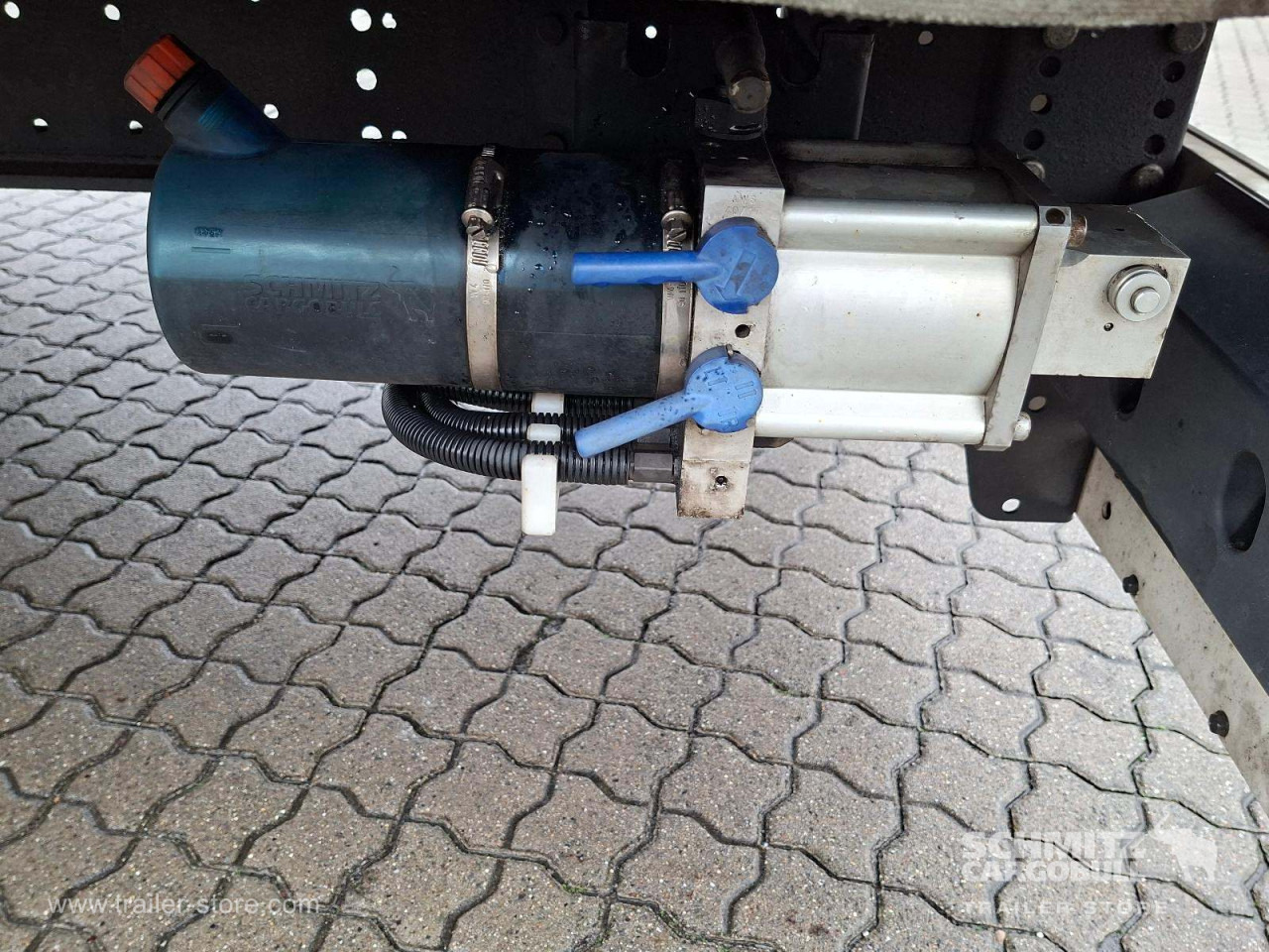 SCHMITZ Auflieger Curtainsider Mega - Tenta puspiekabe: foto 3 SCHMITZ Auflieger Curtainsider Mega - Tenta puspiekabe: foto 3