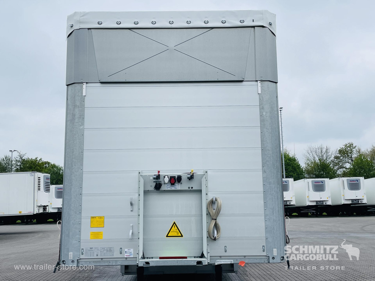 SCHMITZ Auflieger Curtainsider Mega - Tenta puspiekabe: foto 2 SCHMITZ Auflieger Curtainsider Mega - Tenta puspiekabe: foto 2
