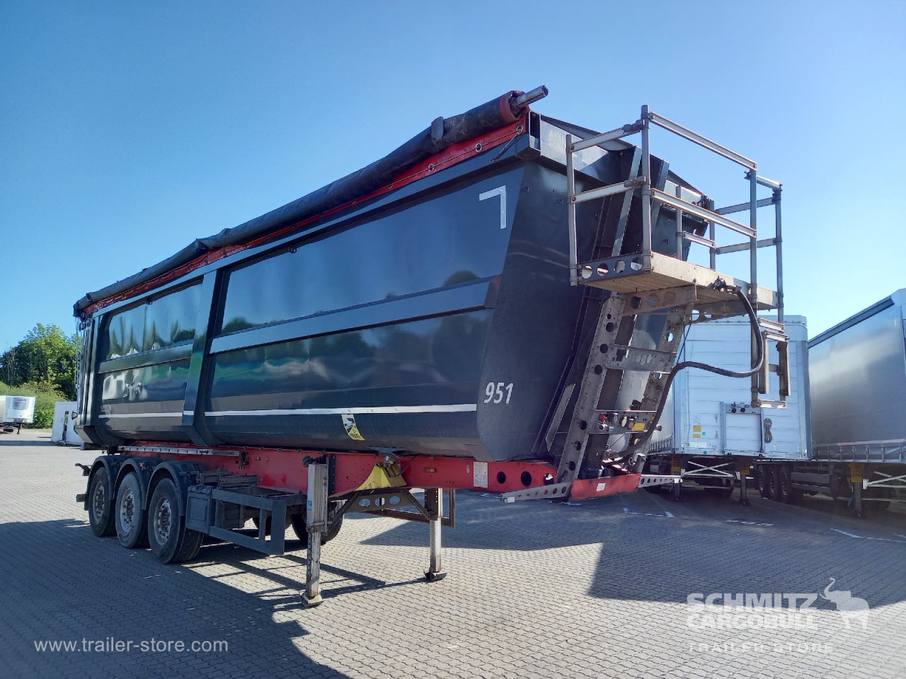 SCHMITZ Auflieger Kipper Stahlrundmulde 53m³ - Puspiekabe pašizgāzējs: foto 1 SCHMITZ Auflieger Kipper Stahlrundmulde 53m³ - Puspiekabe pašizgāzējs: foto 1