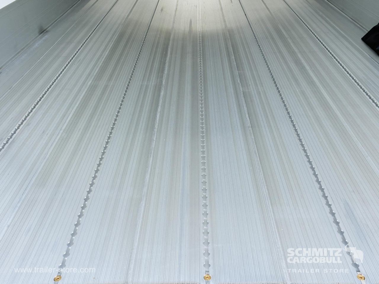 SCHMITZ Auflieger Tiefkühler Standard Taillift - Puspiekabe izotermiskais: foto 3 SCHMITZ Auflieger Tiefkühler Standard Taillift - Puspiekabe izotermiskais: foto 3