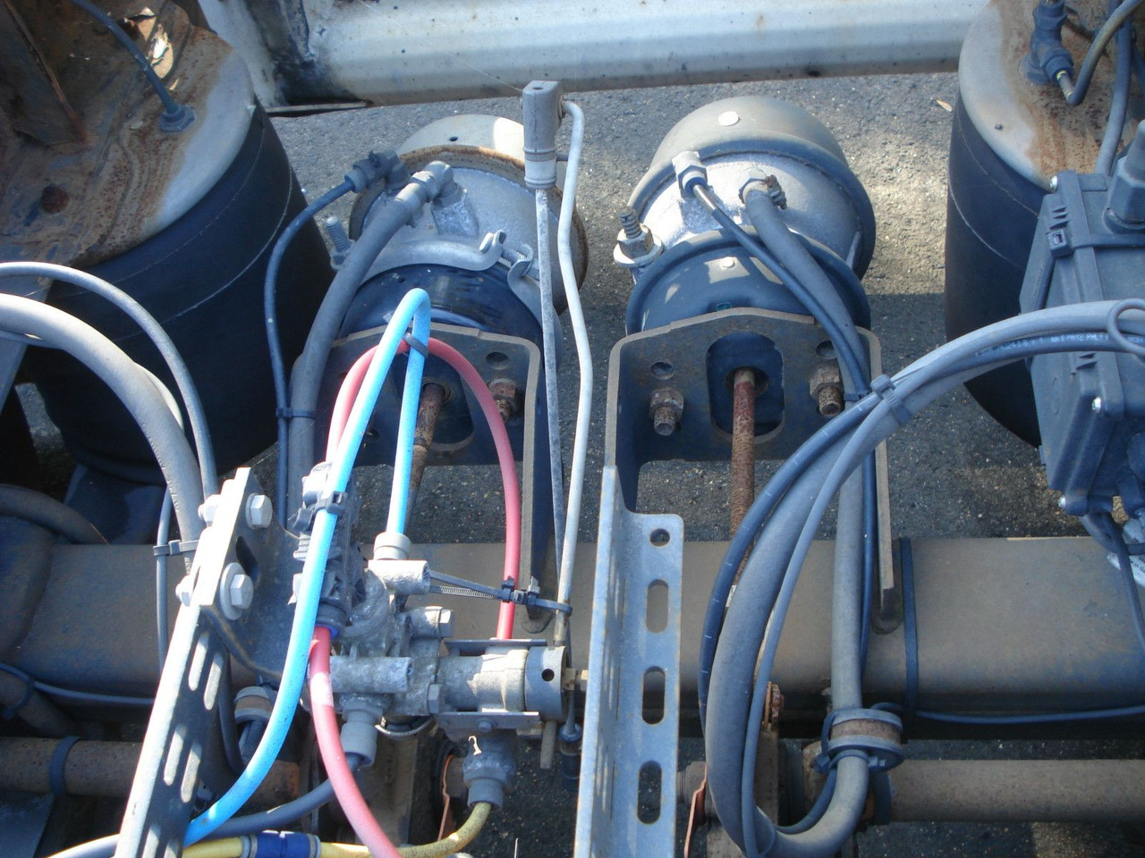 Krone AZ 18 A Drehschemel Zwillingsbereift! - Piekabe noņemamā virsbūve/ Konteineru vedējs: foto 5 Krone AZ 18 A Drehschemel Zwillingsbereift! - Piekabe noņemamā virsbūve/ Konteineru vedējs: foto 5