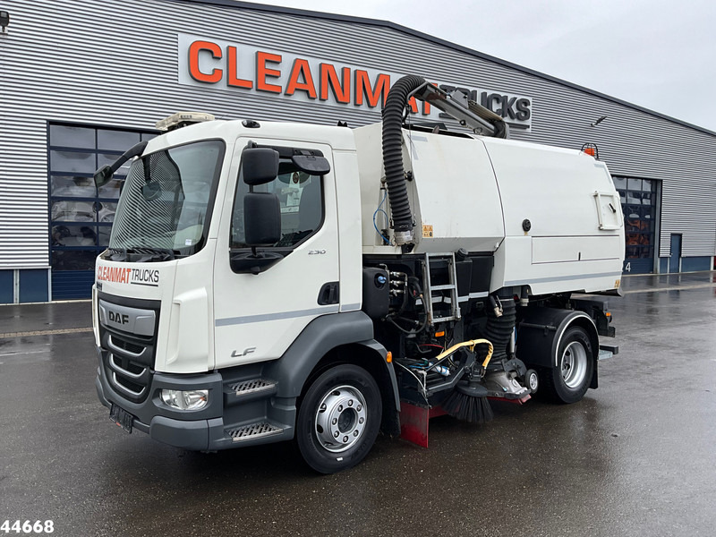 DAF FA LF 230 Euro 6 Johnston VT652 Just 87.278 km! - Ielu tīrīšanas mašīna: foto 3 DAF FA LF 230 Euro 6 Johnston VT652 Just 87.278 km! - Ielu tīrīšanas mašīna: foto 3