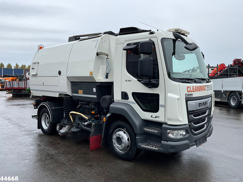 DAF FA LF 230 Euro 6 Johnston VT652 Just 87.278 km! - Ielu tīrīšanas mašīna: foto 4 DAF FA LF 230 Euro 6 Johnston VT652 Just 87.278 km! - Ielu tīrīšanas mašīna: foto 4