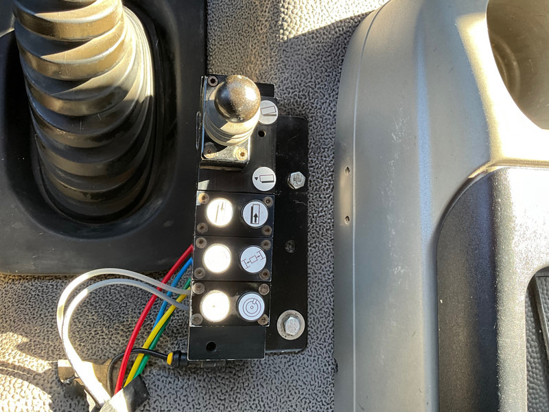 Pacēlājs ar āķi, Kravas auto ar manipulatoru DAF FAD 85 CF 460 8x4 Hiab 16 Tonmeter laadkraan: foto 17 Pacēlājs ar āķi, Kravas auto ar manipulatoru DAF FAD 85 CF 460 8x4 Hiab 16 Tonmeter laadkraan: foto 17