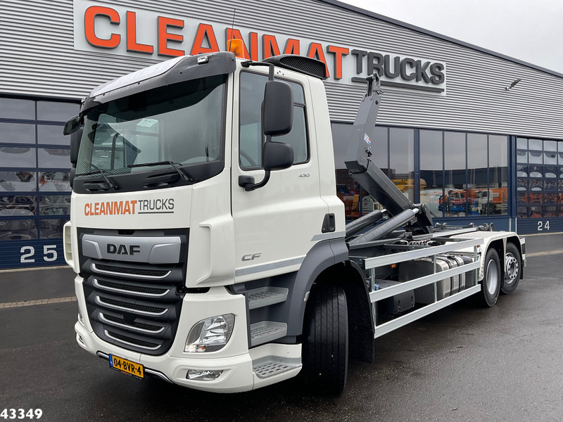 DAF FAN CF 430 VDL 21 Ton haakarmsysteem - Pacēlājs ar āķi: foto 1 DAF FAN CF 430 VDL 21 Ton haakarmsysteem - Pacēlājs ar āķi: foto 1