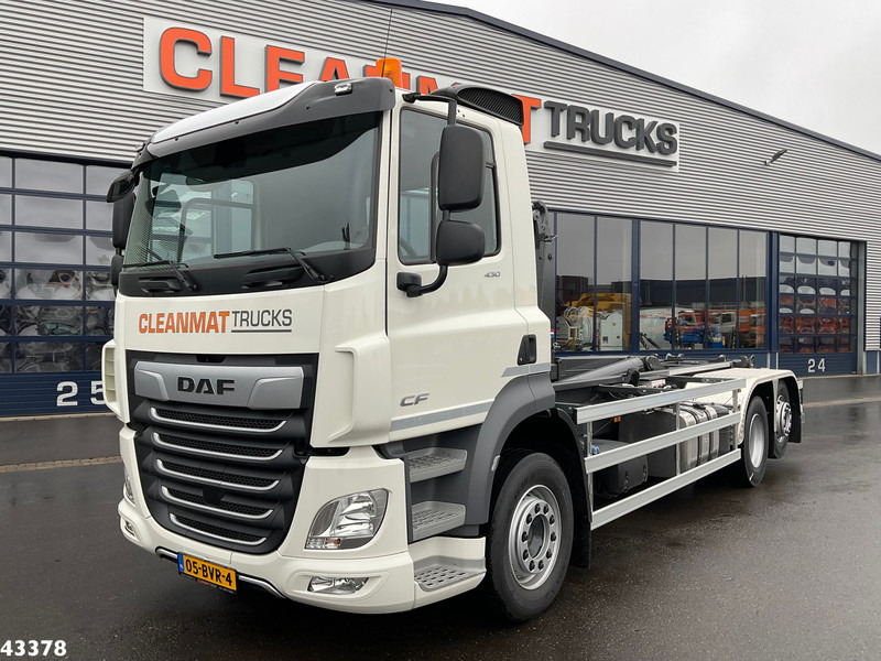 DAF FAN CF 430 VDL 21 Ton haakarmsysteem - Pacēlājs ar āķi: foto 2 DAF FAN CF 430 VDL 21 Ton haakarmsysteem - Pacēlājs ar āķi: foto 2
