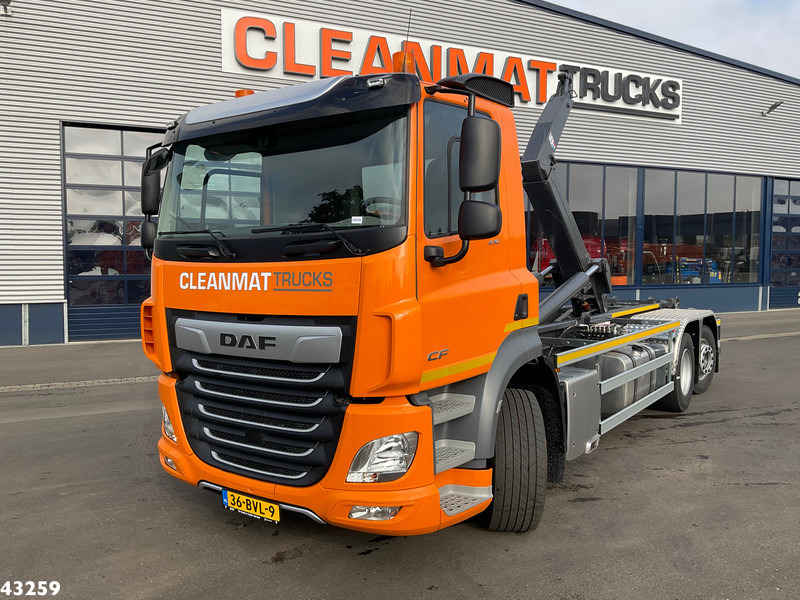 DAF FAN CF 430 VDL 21 Ton haakarmsysteem - Pacēlājs ar āķi: foto 1 DAF FAN CF 430 VDL 21 Ton haakarmsysteem - Pacēlājs ar āķi: foto 1
