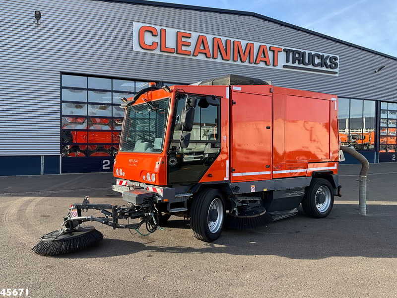 Dulevo 5020 Euro 6 with 3-rd brush - Ielu tīrīšanas mašīna: foto 1 Dulevo 5020 Euro 6 with 3-rd brush - Ielu tīrīšanas mašīna: foto 1