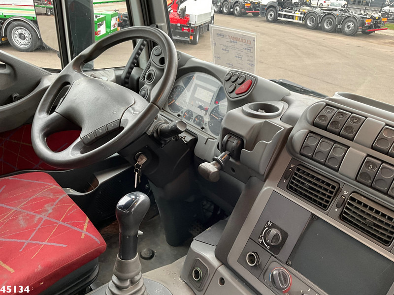 Interior photo 2: Kravas auto ar manipulatoru Iveco Stralis AD410T44 8x4 Palfinger 44 Tonmeter laadkraan + Fly-Jib Just 222.398 km!