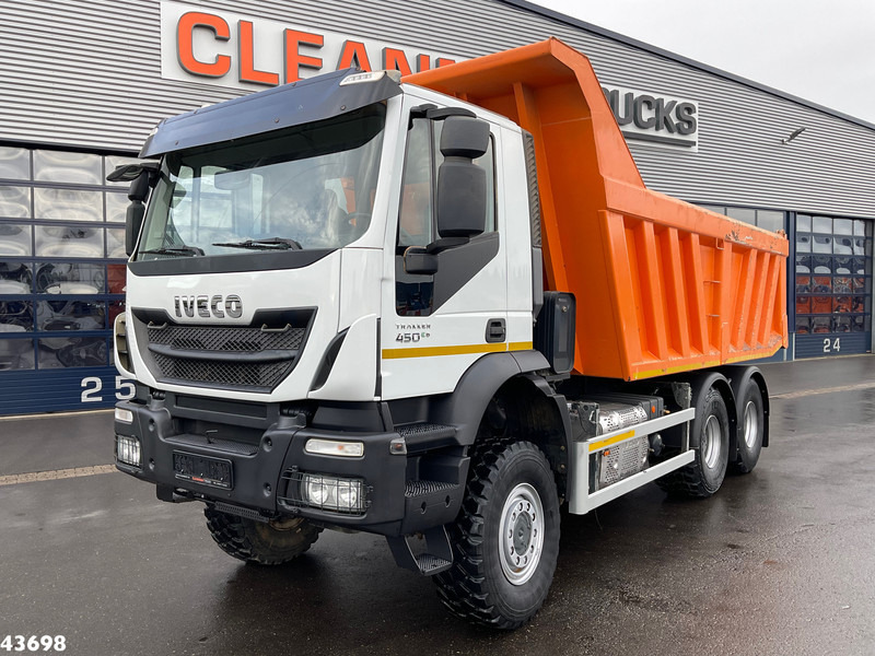 Iveco Trakker AD260TW450 6x6 Euro 6 Manual Full steel Just 25.974 km! - Kravas automašīna pašizgāzējs: foto 2 Iveco Trakker AD260TW450 6x6 Euro 6 Manual Full steel Just 25.974 km! - Kravas automašīna pašizgāzējs: foto 2