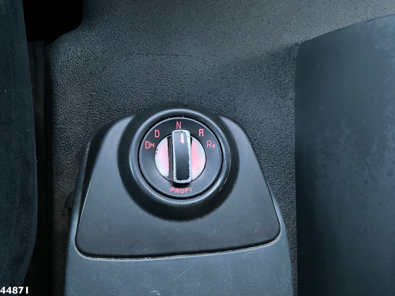 Interior photo 1: MAN TGS 35.440 8x4 HMF 16 Tonmeter Z-kraan līzingu MAN TGS 35.440 8x4 HMF 16 Tonmeter Z-kraan