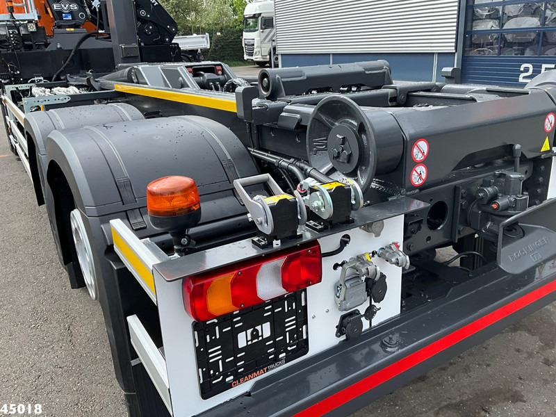 Jaunā Pacēlājs ar āķi, Kravas auto ar manipulatoru Mercedes-Benz Actros 2543 HMF 23 Tonmeter laadkraan: foto 12