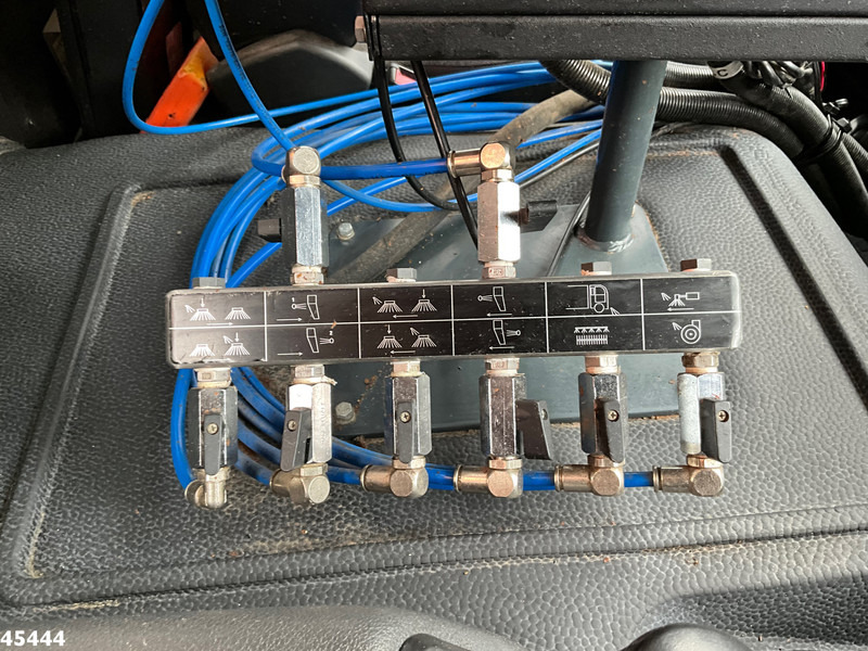 Ielu tīrīšanas mašīna Mercedes-Benz Atego 1018 Brock Left and right sweeper Just 141.848 km!: foto 17