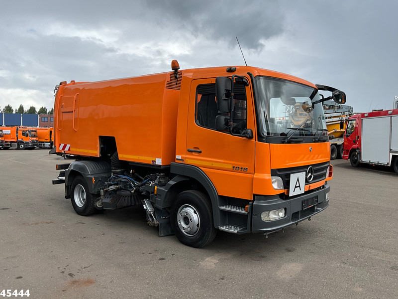 Ielu tīrīšanas mašīna Mercedes-Benz Atego 1018 Brock Left and right sweeper Just 141.848 km!: foto 6