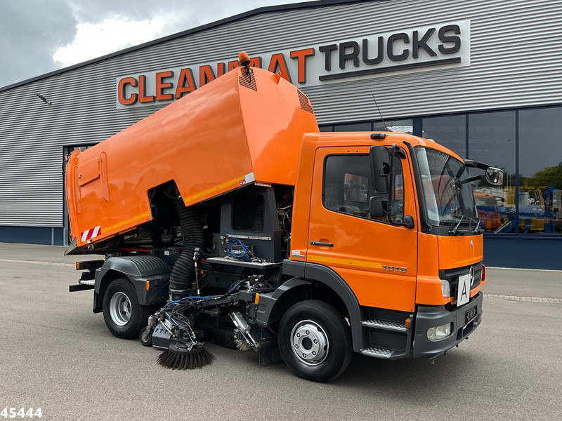 Mercedes-Benz Atego 1018 Brock Left and right sweeper Just 141.848 km! - Ielu tīrīšanas mašīna: foto 1 Mercedes-Benz Atego 1018 Brock Left and right sweeper Just 141.848 km! - Ielu tīrīšanas mašīna: foto 1