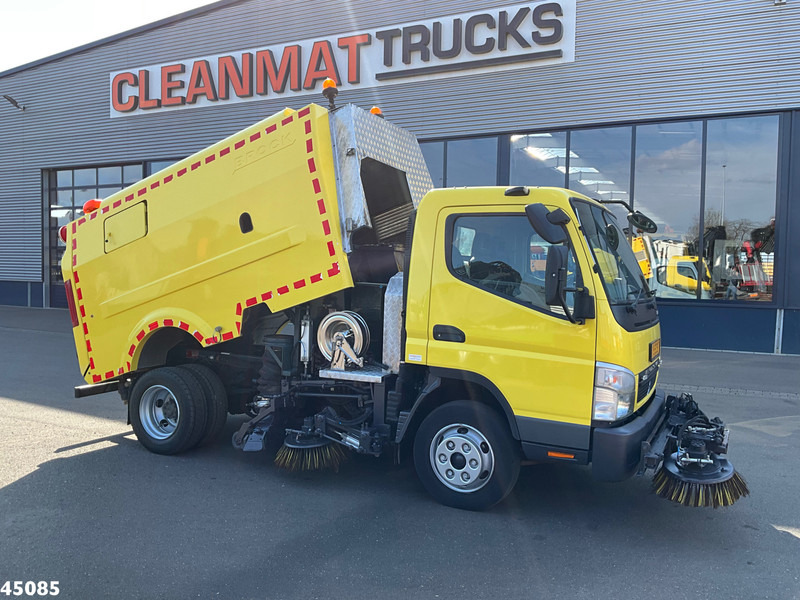 Mitsubishi Canter 7C15 Brock sweeper Just 94.095 km! - Ielu tīrīšanas mašīna: foto 1 Mitsubishi Canter 7C15 Brock sweeper Just 94.095 km! - Ielu tīrīšanas mašīna: foto 1