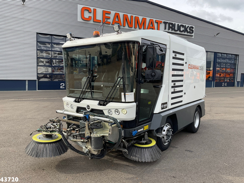 Ravo 540 STH Euro 6 with 3-rd brush - Ielu tīrīšanas mašīna: foto 2 Ravo 540 STH Euro 6 with 3-rd brush - Ielu tīrīšanas mašīna: foto 2