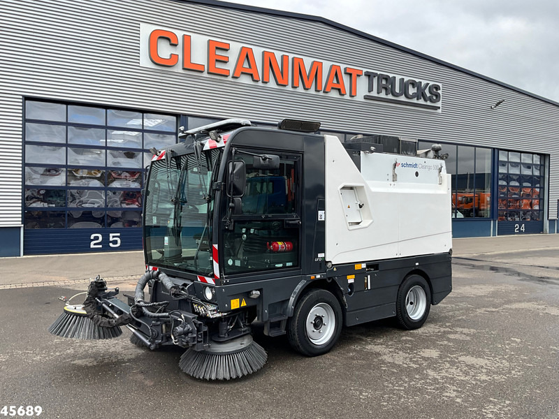 Schmidt Cleango Compact 500 Euro 6 with 3-rd brush Just 4.260 km! - Ielu tīrīšanas mašīna: foto 3 Schmidt Cleango Compact 500 Euro 6 with 3-rd brush Just 4.260 km! - Ielu tīrīšanas mašīna: foto 3