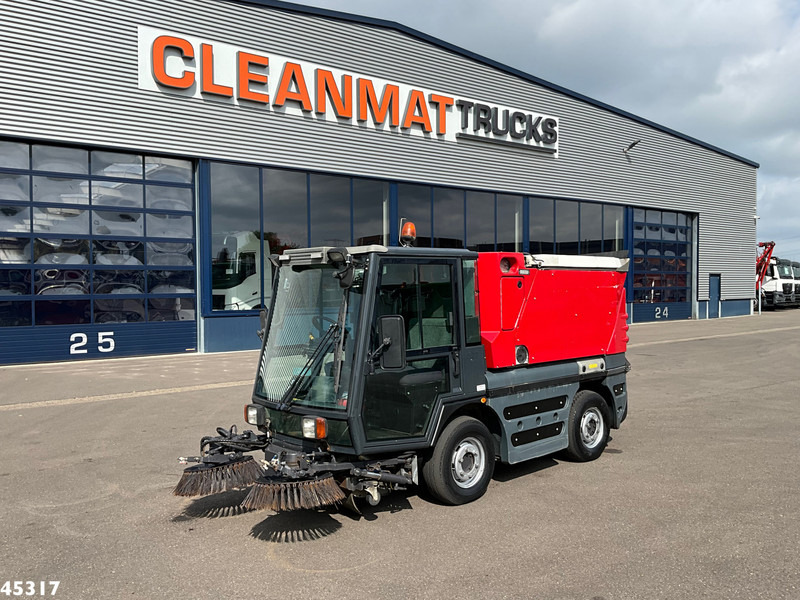 Schmidt Compact 200 - Ielu tīrīšanas mašīna: foto 4 Schmidt Compact 200 - Ielu tīrīšanas mašīna: foto 4