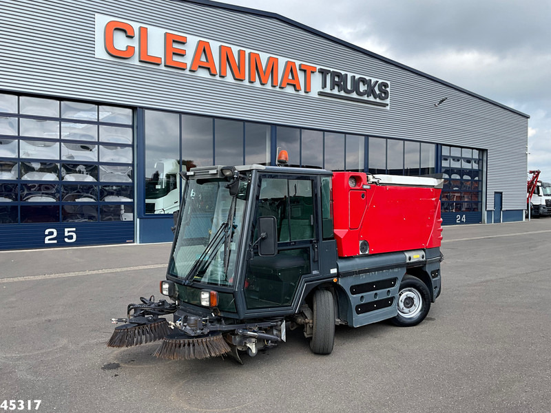 Schmidt Compact 200 - Ielu tīrīšanas mašīna: foto 3 Schmidt Compact 200 - Ielu tīrīšanas mašīna: foto 3