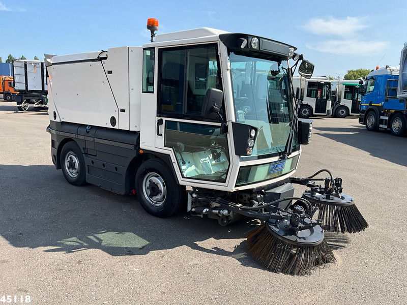 Schmidt Swingo Compact 200 Euro 6 - Ielu tīrīšanas mašīna: foto 4 Schmidt Swingo Compact 200 Euro 6 - Ielu tīrīšanas mašīna: foto 4