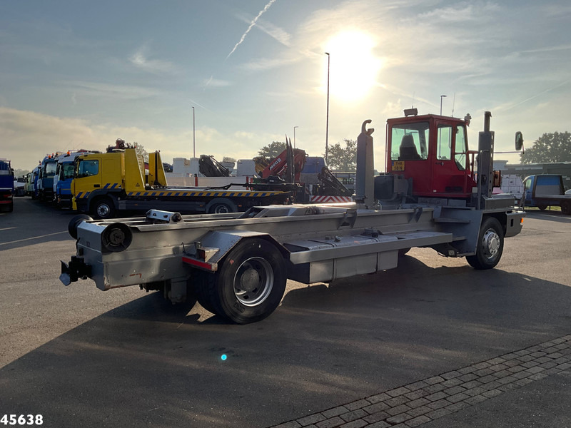 Terberg YT180 VDL 25 Ton haakarmsysteem - Pacēlājs ar āķi: foto 5 Terberg YT180 VDL 25 Ton haakarmsysteem - Pacēlājs ar āķi: foto 5