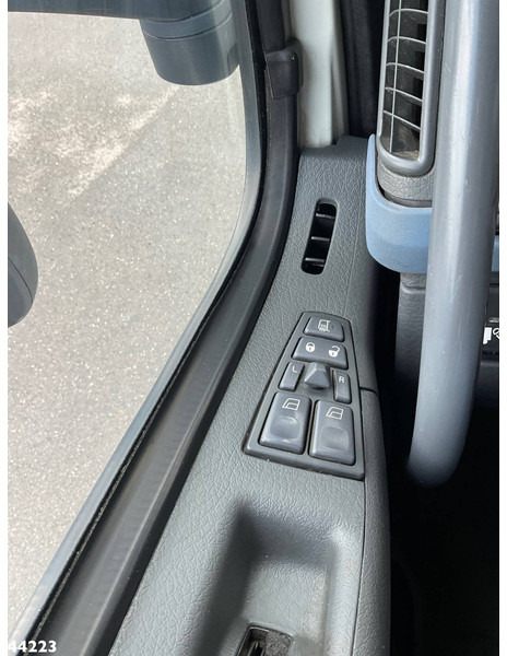Vilcējs Volvo FM 340 HMF 12 Tonmeter laadkraan: foto 17