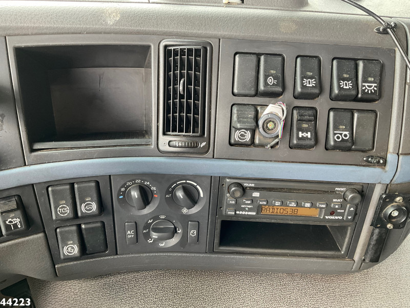 Vilcējs Volvo FM 340 HMF 12 Tonmeter laadkraan: foto 14