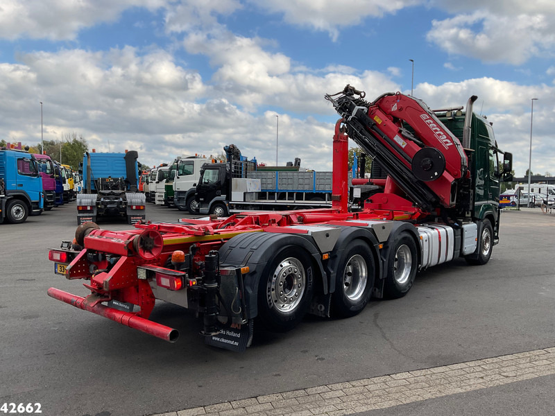 Volvo FM 460 8x4 TRIDEM Euro 6 32 Tonmeter laadkraan - Pacēlājs ar āķi, Kravas auto ar manipulatoru: foto 4 Volvo FM 460 8x4 TRIDEM Euro 6 32 Tonmeter laadkraan - Pacēlājs ar āķi, Kravas auto ar manipulatoru: foto 4