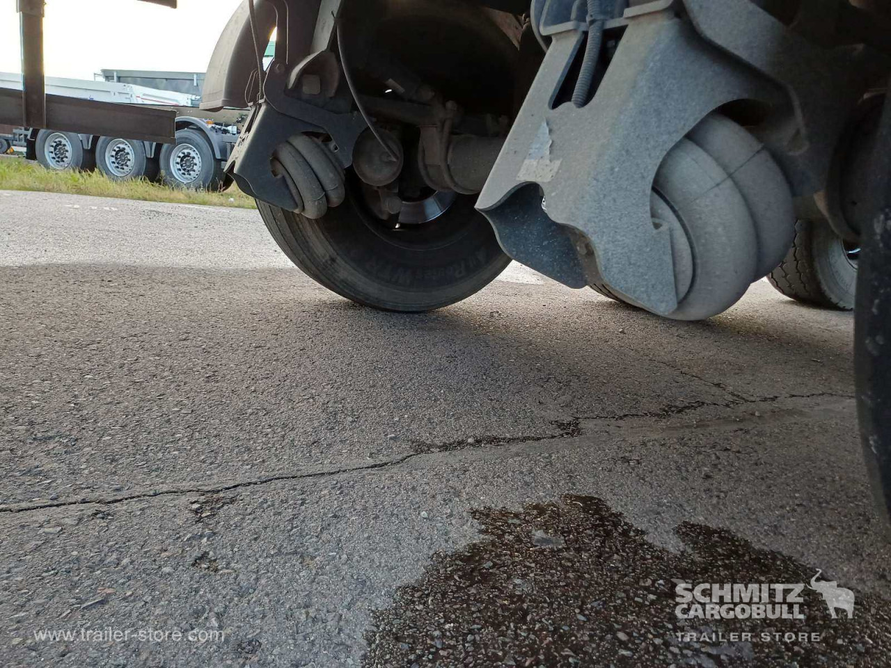 SCHMITZ Auflieger Kipper Alukastenmulde 44m³ - Puspiekabe pašizgāzējs: foto 3 SCHMITZ Auflieger Kipper Alukastenmulde 44m³ - Puspiekabe pašizgāzējs: foto 3