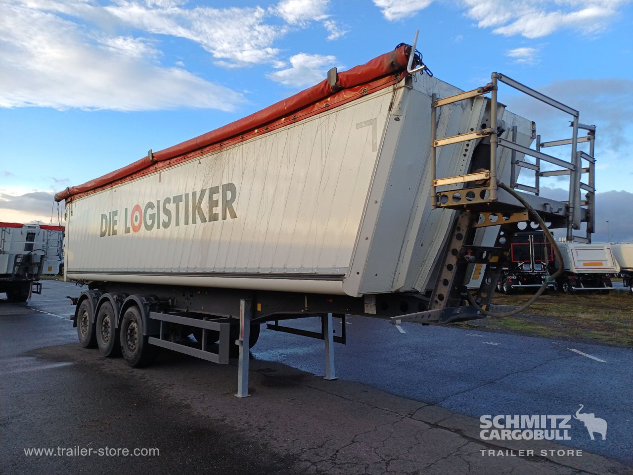 SCHMITZ Auflieger Kipper Alukastenmulde 44m³ - Puspiekabe pašizgāzējs: foto 1 SCHMITZ Auflieger Kipper Alukastenmulde 44m³ - Puspiekabe pašizgāzējs: foto 1