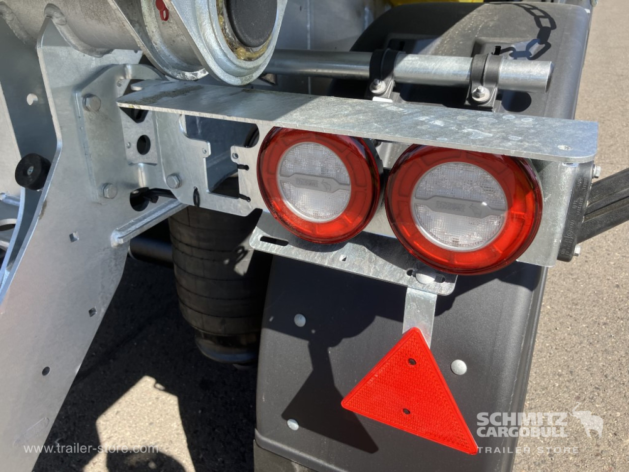 SCHMITZ Auflieger Kipper Alukastenmulde 52m³ - Puspiekabe pašizgāzējs: foto 5 SCHMITZ Auflieger Kipper Alukastenmulde 52m³ - Puspiekabe pašizgāzējs: foto 5