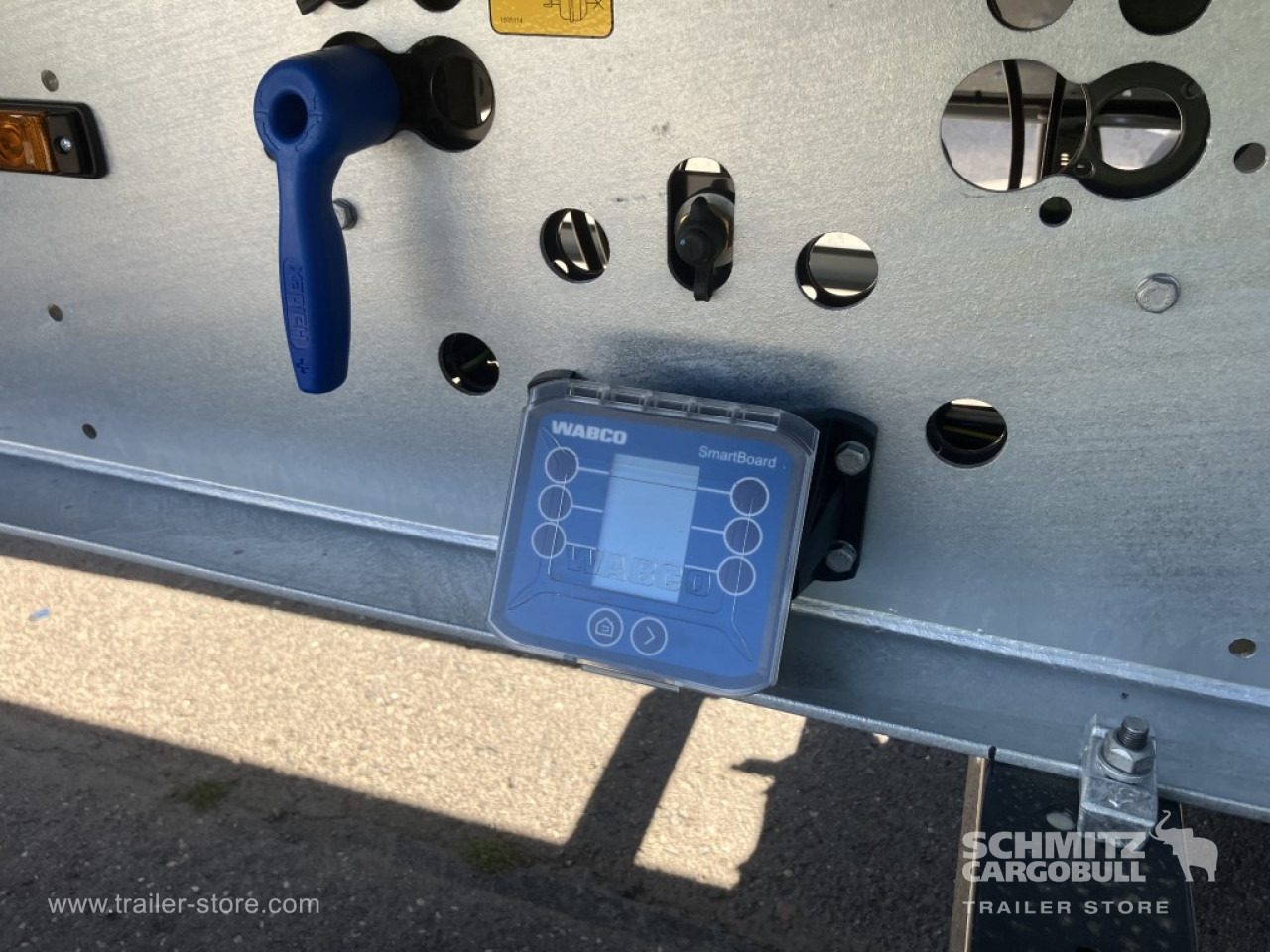 SCHMITZ Auflieger Kipper Alukastenmulde 52m³ - Puspiekabe pašizgāzējs: foto 4 SCHMITZ Auflieger Kipper Alukastenmulde 52m³ - Puspiekabe pašizgāzējs: foto 4