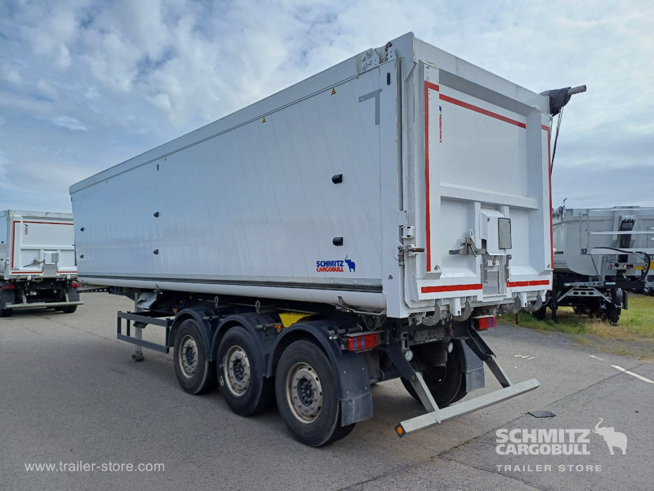 SCHMITZ Auflieger Kipper Alukastenmulde 52m³ - Puspiekabe pašizgāzējs: foto 4 SCHMITZ Auflieger Kipper Alukastenmulde 52m³ - Puspiekabe pašizgāzējs: foto 4