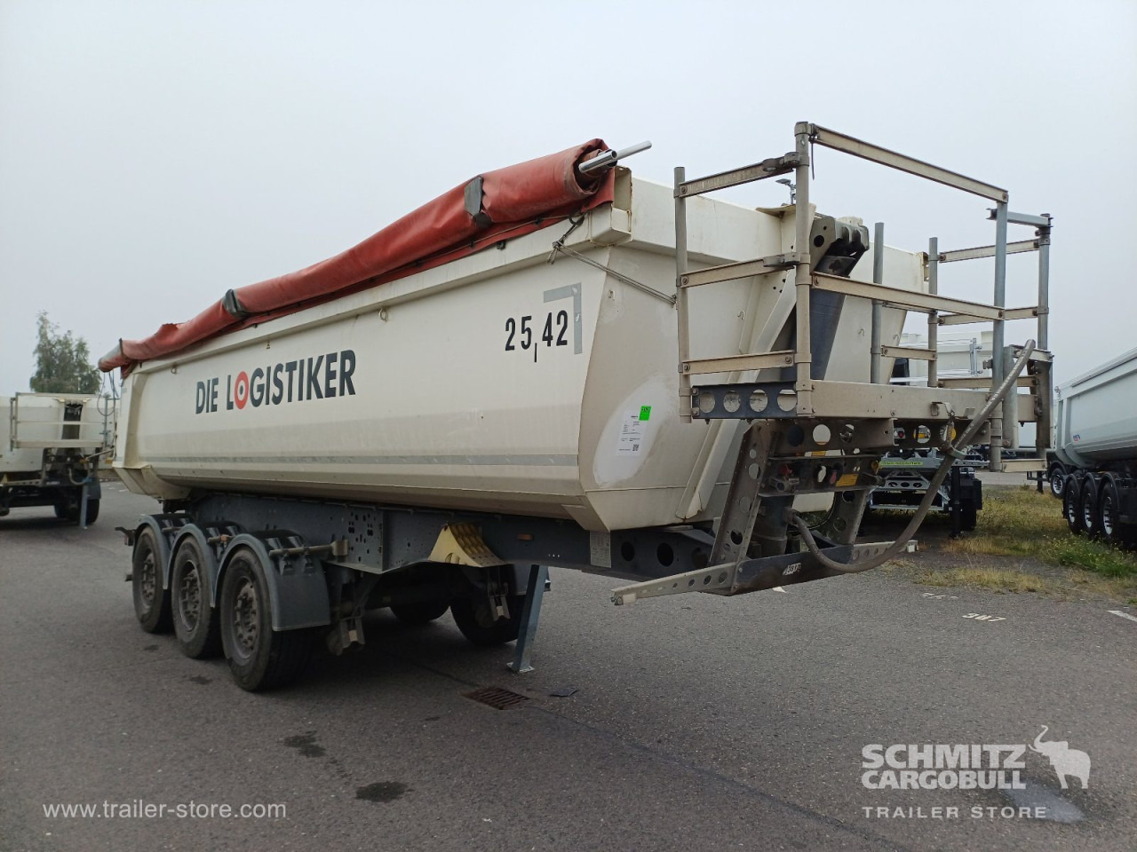 SCHMITZ Auflieger Kipper Stahlrundmulde 24m³ - Puspiekabe pašizgāzējs: foto 1 SCHMITZ Auflieger Kipper Stahlrundmulde 24m³ - Puspiekabe pašizgāzējs: foto 1